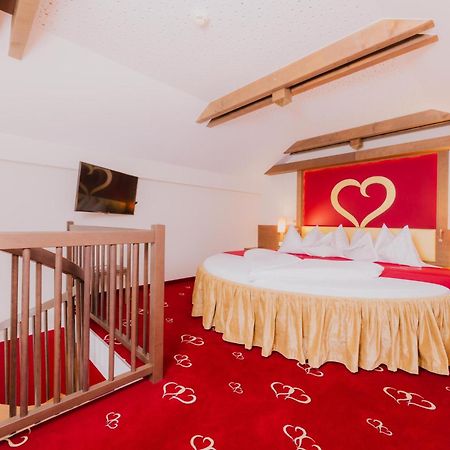 Alpen-Herz Romantik & Spa - Adults Only Ladis Exterior photo