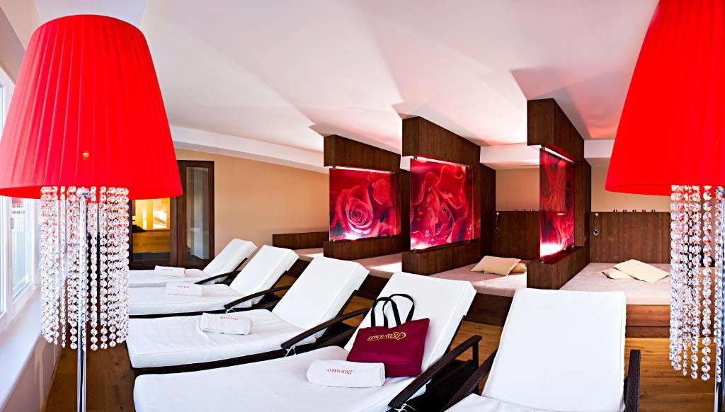 Alpen-Herz Romantik & Spa - Adults Only Ladis Exterior photo
