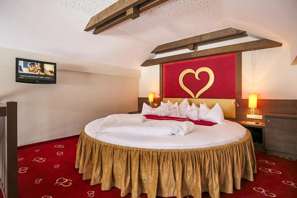 Alpen-Herz Romantik & Spa - Adults Only Ladis Exterior photo